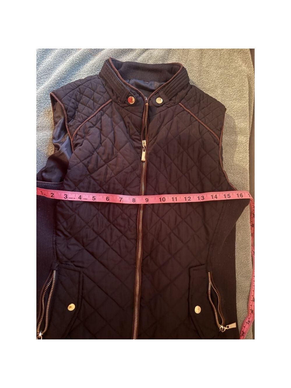 Active USA Women’s Medium Quilted Vest Black Brown Trim Gold Hardware Preppy M - Picture 4 of 4